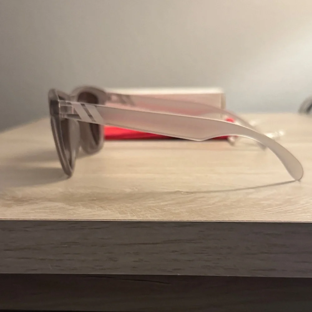 Stylish Sunglasses with Gold Lenses - Picture 2 of 4